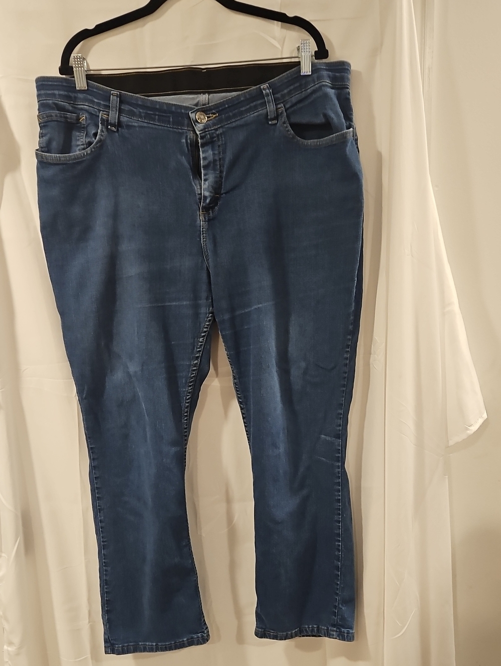 Vintage Lee Women's Straight-Leg Jeans in Dark Blue Wash